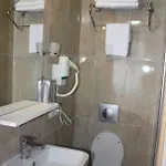 Global Hotel